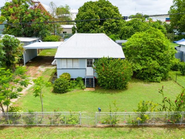 12 Park Street, Charters Towers City Q 4820