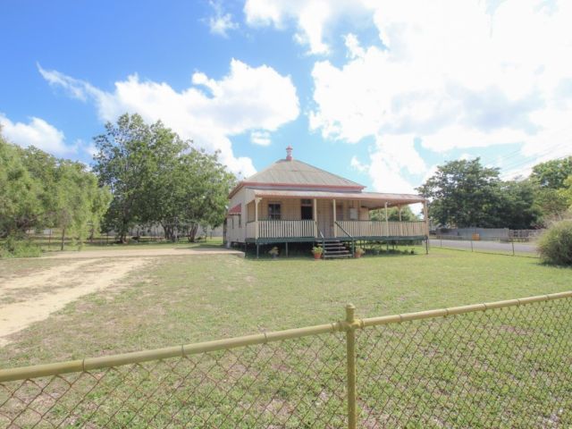 12 Vulture Street, Charters Towers City Q 4820