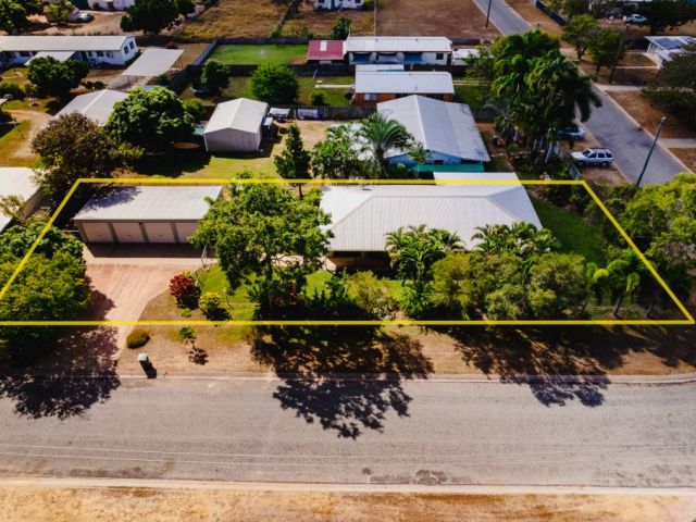 38 Oxford Street, Charters Towers City Q 4820