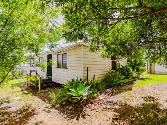1 Myles Lane, Charters Towers QLD 4820